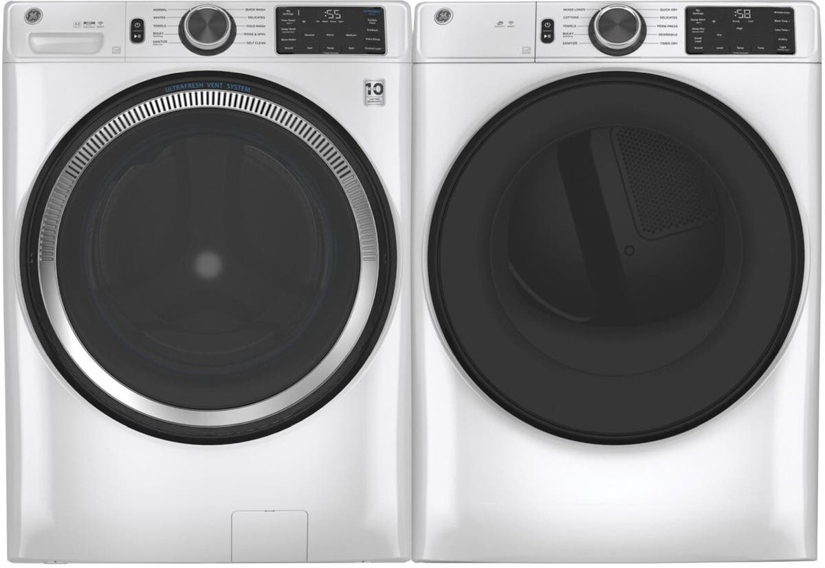 Side by Side Front Load Washer and Gas Dryer Pair in White