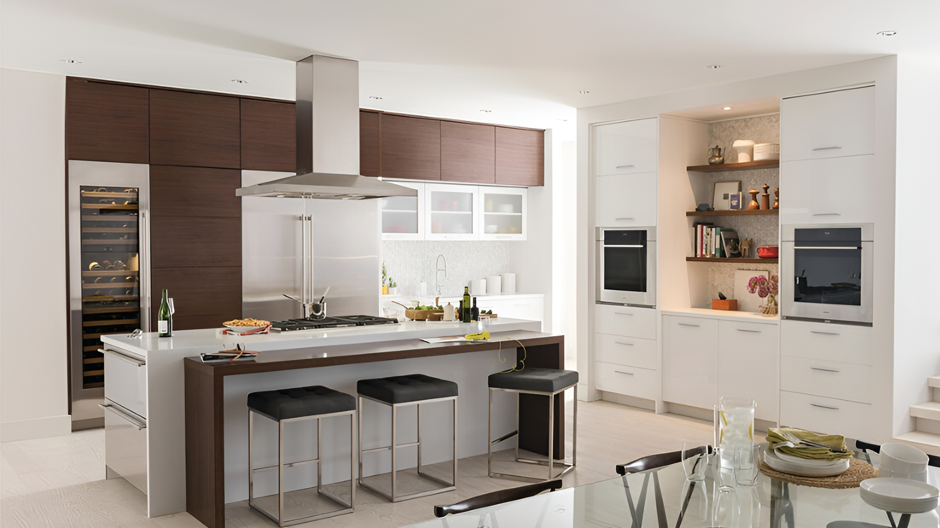 Learn what appliances are best for small kitchens, from compact refrigerators to slim dishwashers, with smart buying tips for space-saving layouts.