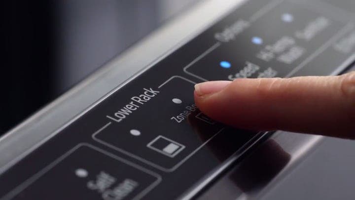 Samsung DW80M9960US Removes Stubborn Leftover Food