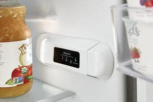 Whirlpool WRT108FZDM Electronic Temperature Controls