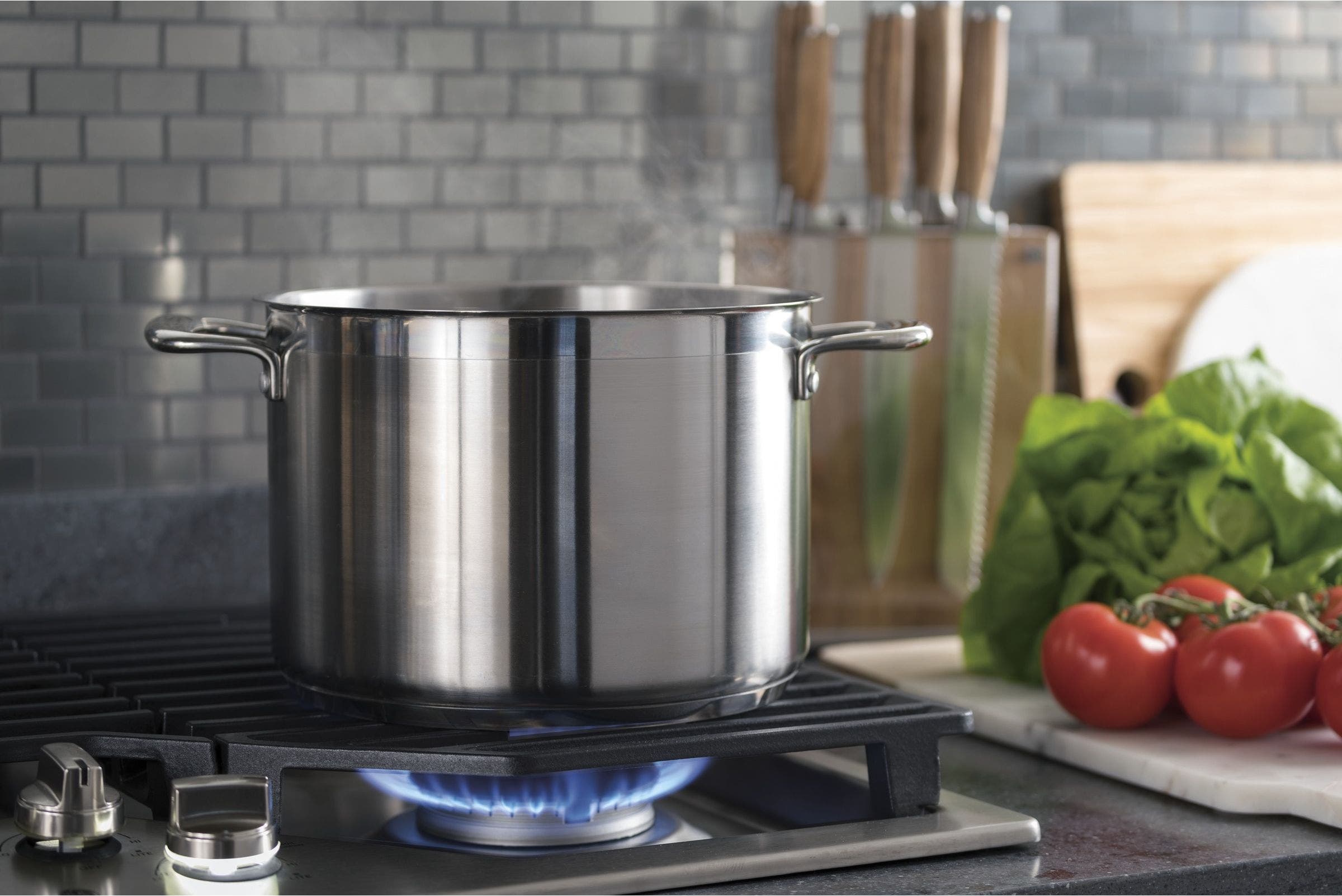 GE JGP3530SLSS Start Cooking Faster With Power Boil