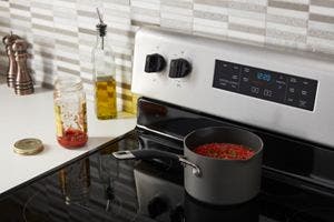 Whirlpool WFG535S0JS Warm Zone Element