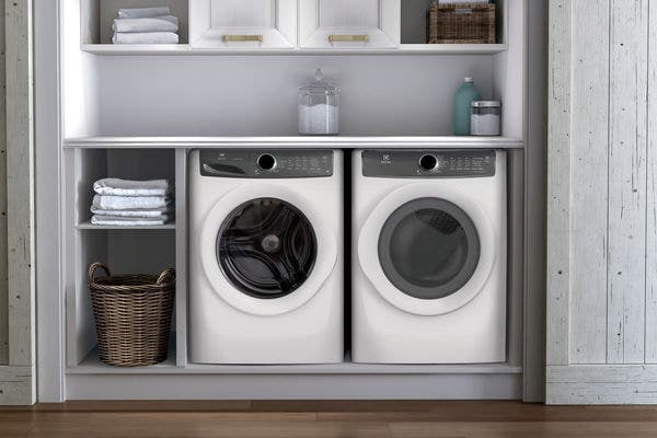 Electrolux EFLS527UTT Fits More Rooms With 27 Inch Platform