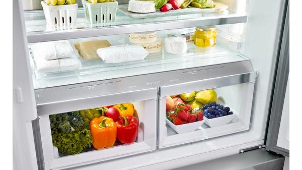 Bosch B10CB80NVS Full Width Chiller Drawer