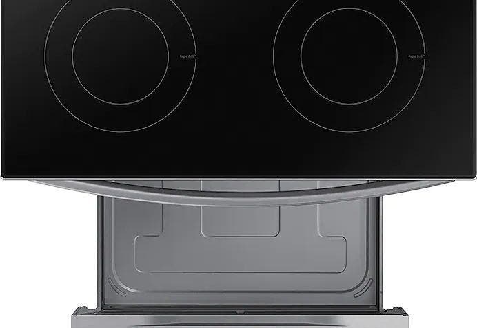 Samsung NE63A6111SS Extra Space For Your Cookware