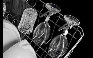 KitchenAid KDFM404KPS Two Stemware Holders In Middle Rack
