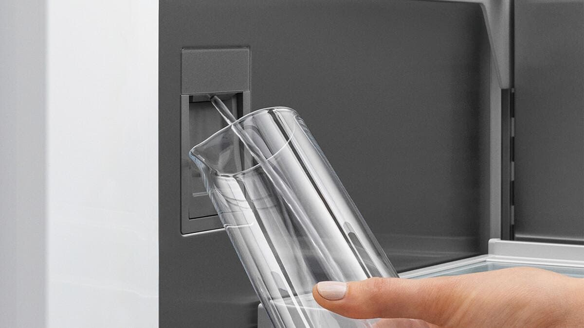 Fisher Paykel RS2484SLHK1 Internal Water Dispenser