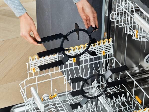 Miele KM2012G Efficiently Protects And Makes Cleaning Easier