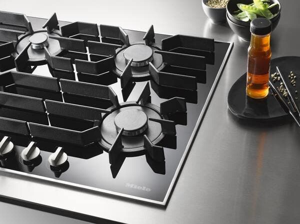 Miele KM2012G Large Variety Of Burner Sizes For Every Application