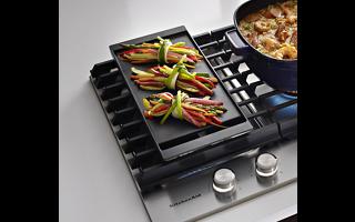 KitchenAid KCGS950ESS Removable Griddle Included