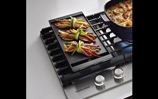 Removable Griddle Included