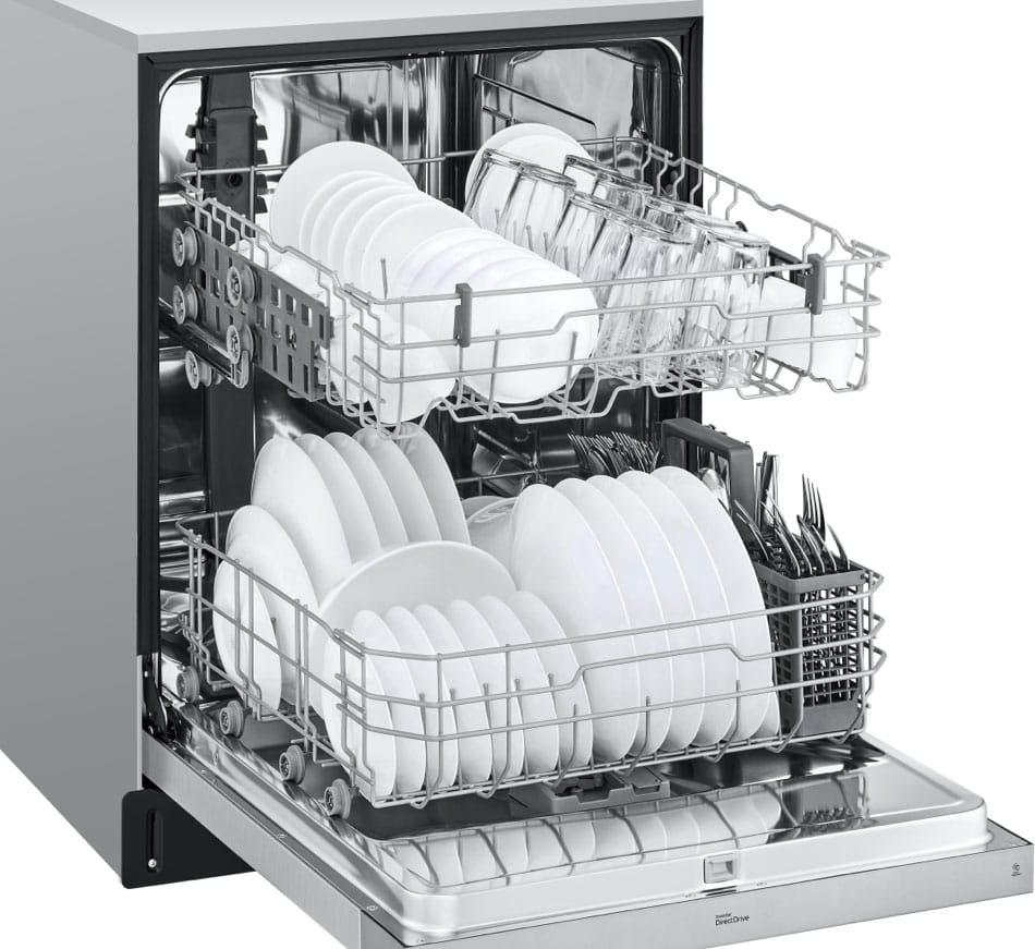 Make Cleanup Easy With This Spacious Dishwasher