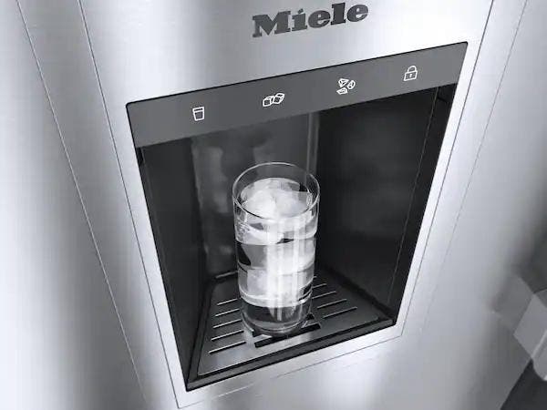 Miele F2671SF Ice And Chilled Water At The Touch Of A Button