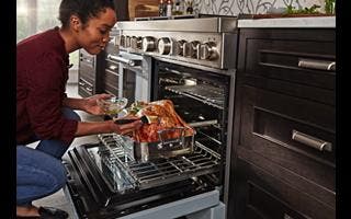 KitchenAid KFGC558JBK Satinglide Roll-out Extension Rack