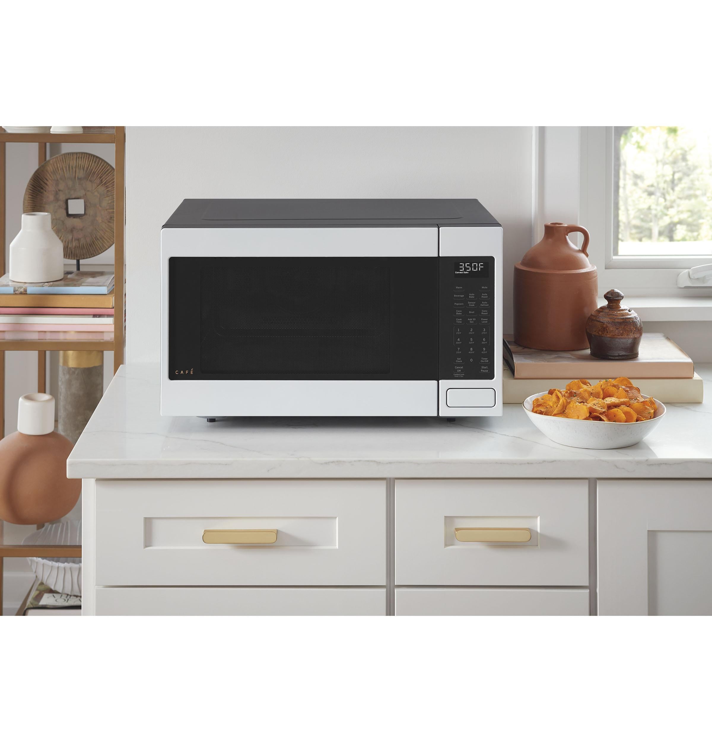 A Microwave That's As Versatile As You Are