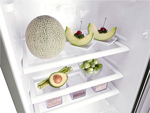LG LRONC0705V Easy-reach Organization