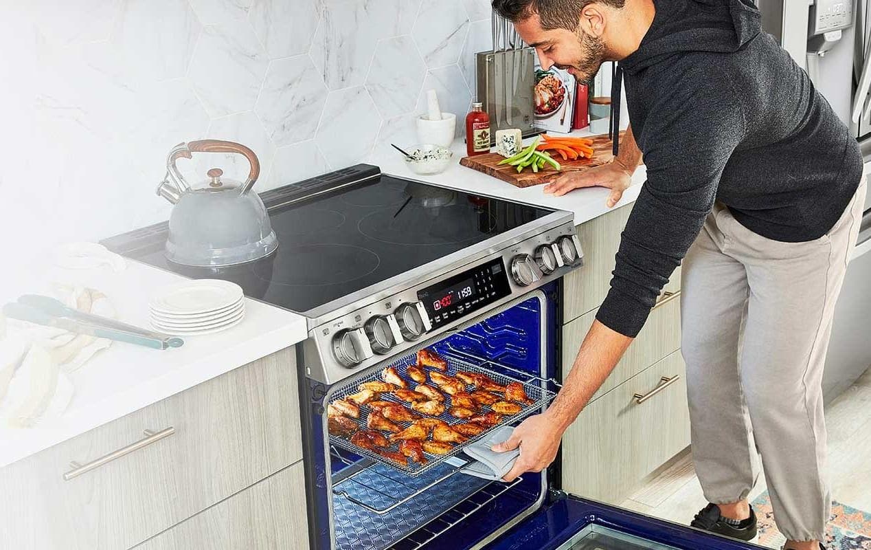 LG LSEL6335DE Air Fry Delivers Crispy Flavor To Feed A Crowd