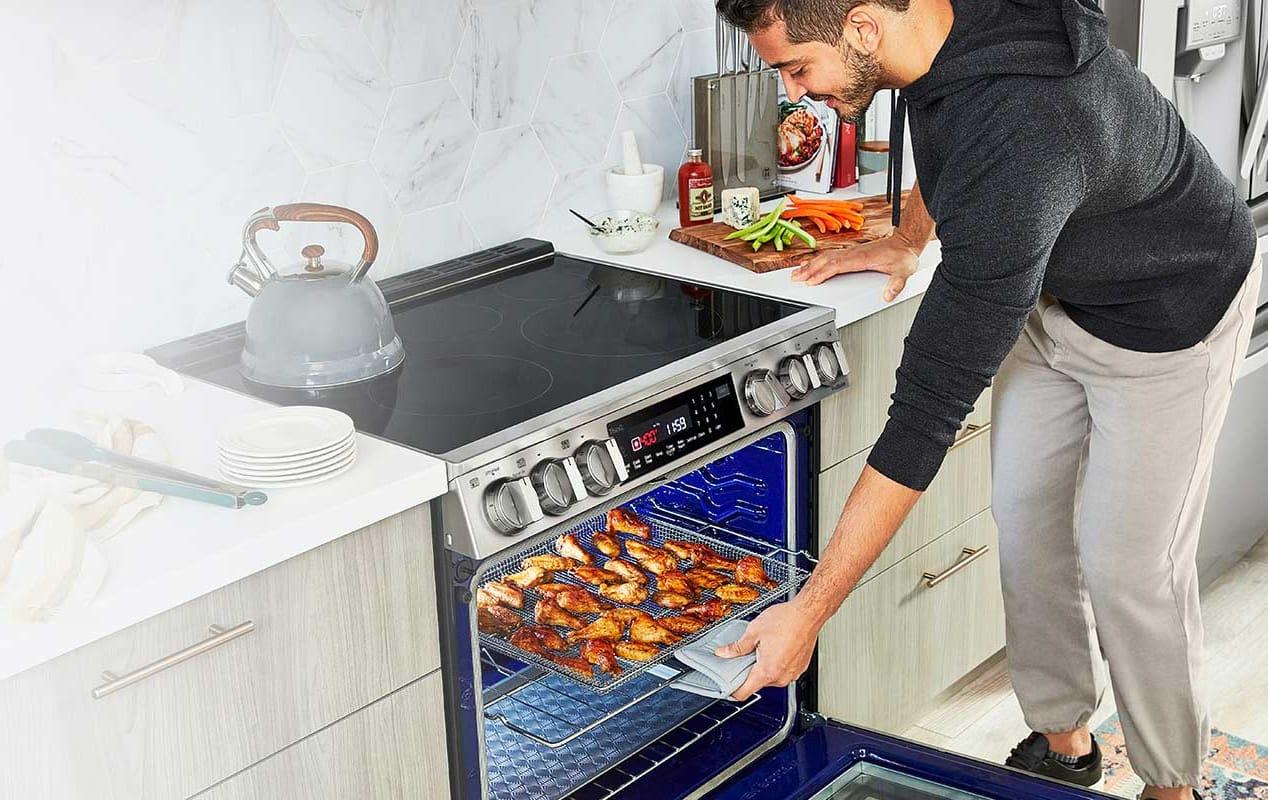 LG LSEL6337F Air Fry Delivers Crispy Flavor To Feed A Crowd