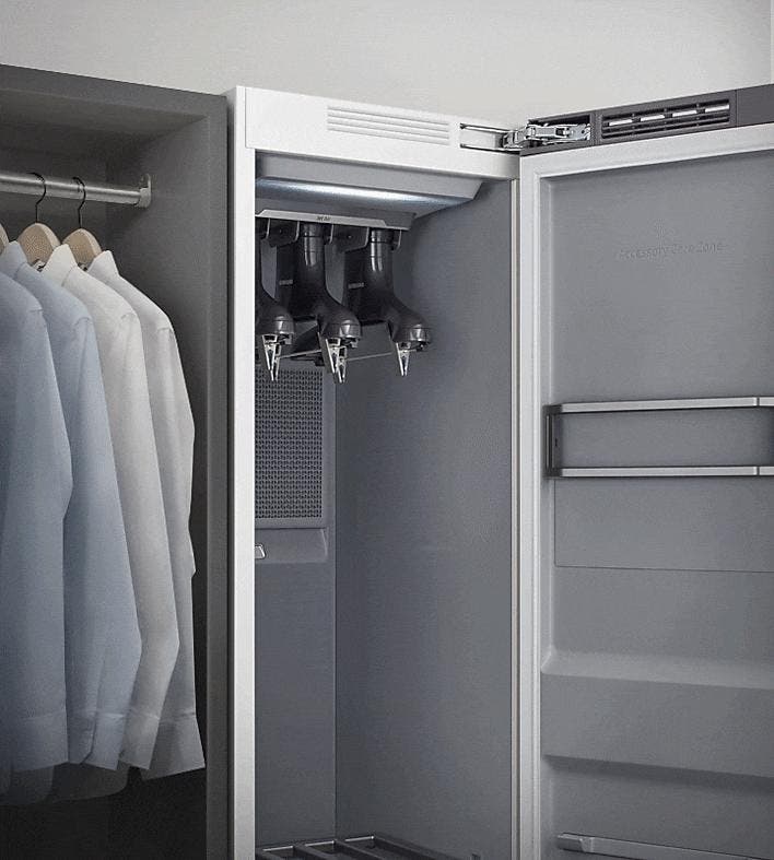 Samsung DF60R8200DG Ditch The Rubber Gloves <br>• Self Clean