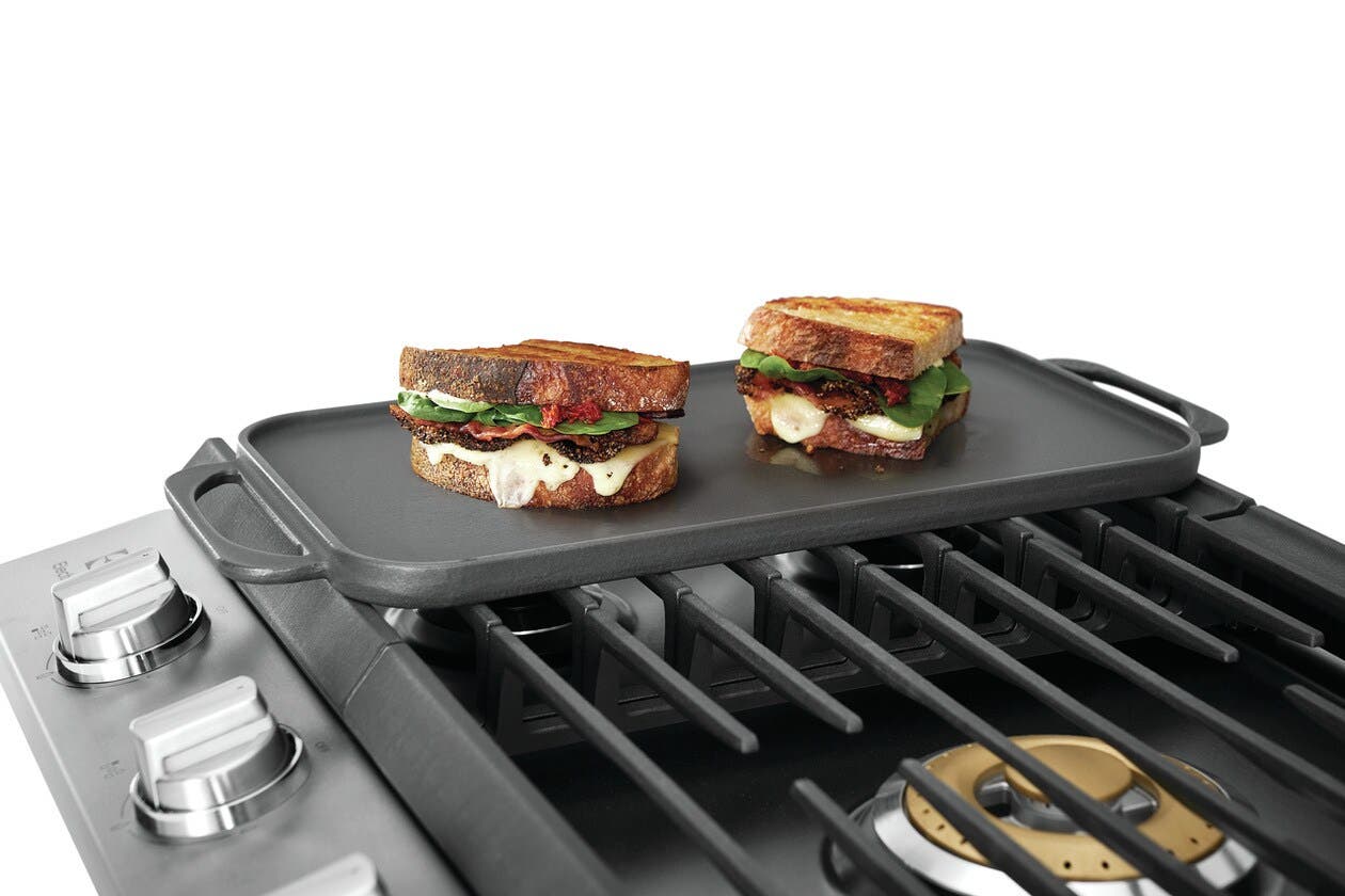Electrolux ECCG3068AS Included Griddle