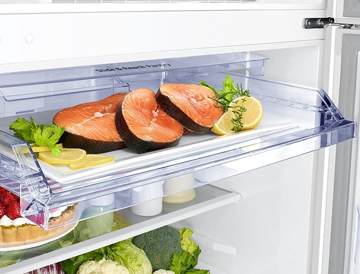 Samsung RT21M6213SR Slide & Reach Pantry<br>
