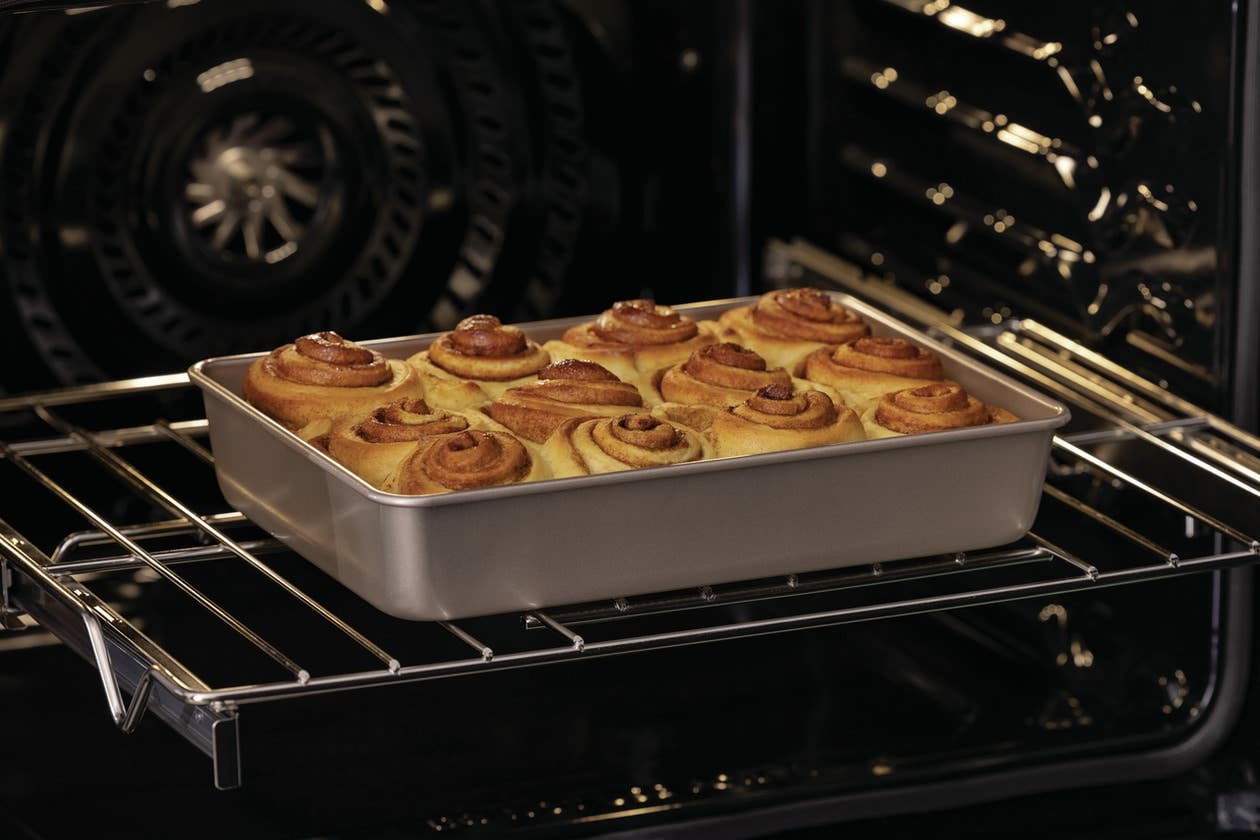 Frigidaire GCWM3067AF Start Baking Immediately With No Preheat