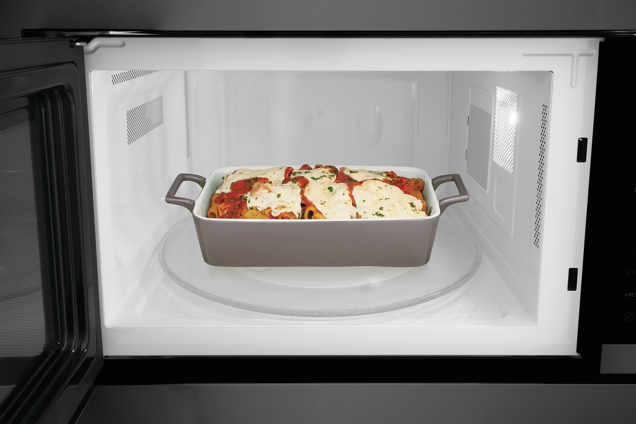 Frigidaire GMBS3068AF Fits-more™ Microwave