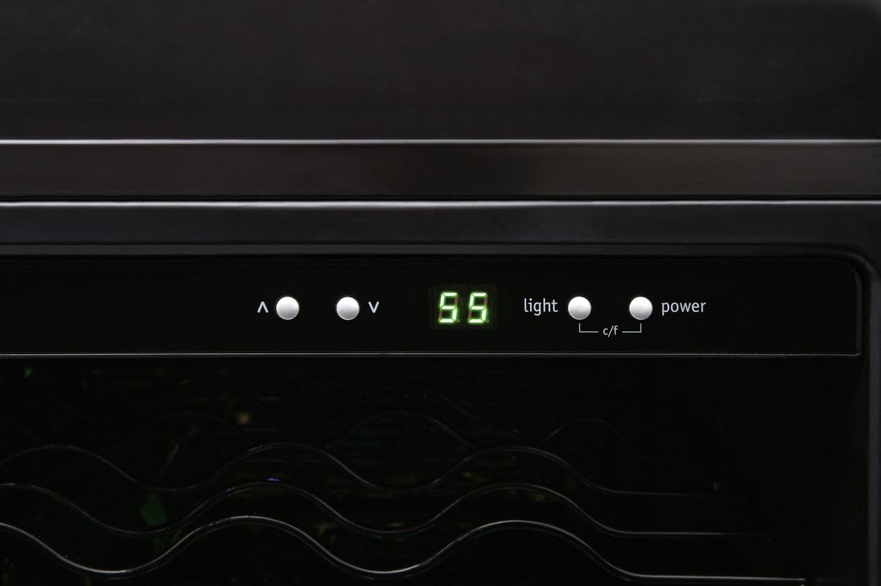 Frigidaire FRWW4543AS Electronic Temperature Control W/ Led Digital Display