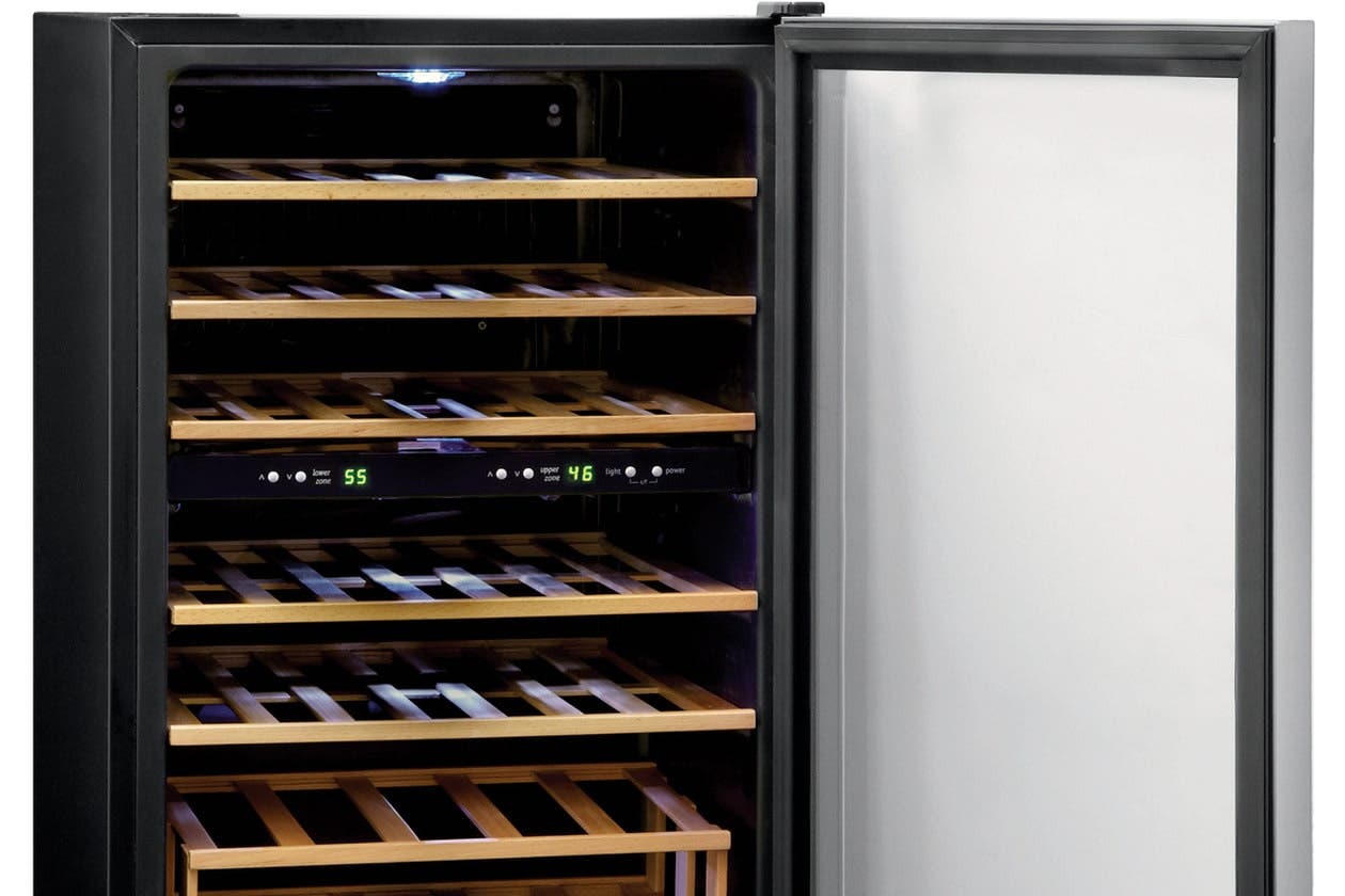 Frigidaire FRWW4543AS Bright Led Interior Lighting