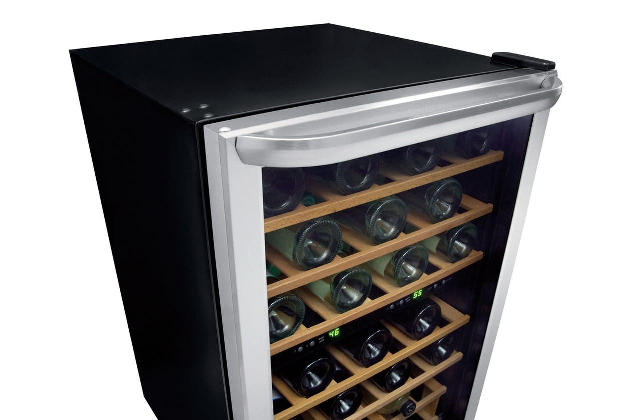 Frigidaire FRWW4543AS Sleek Design