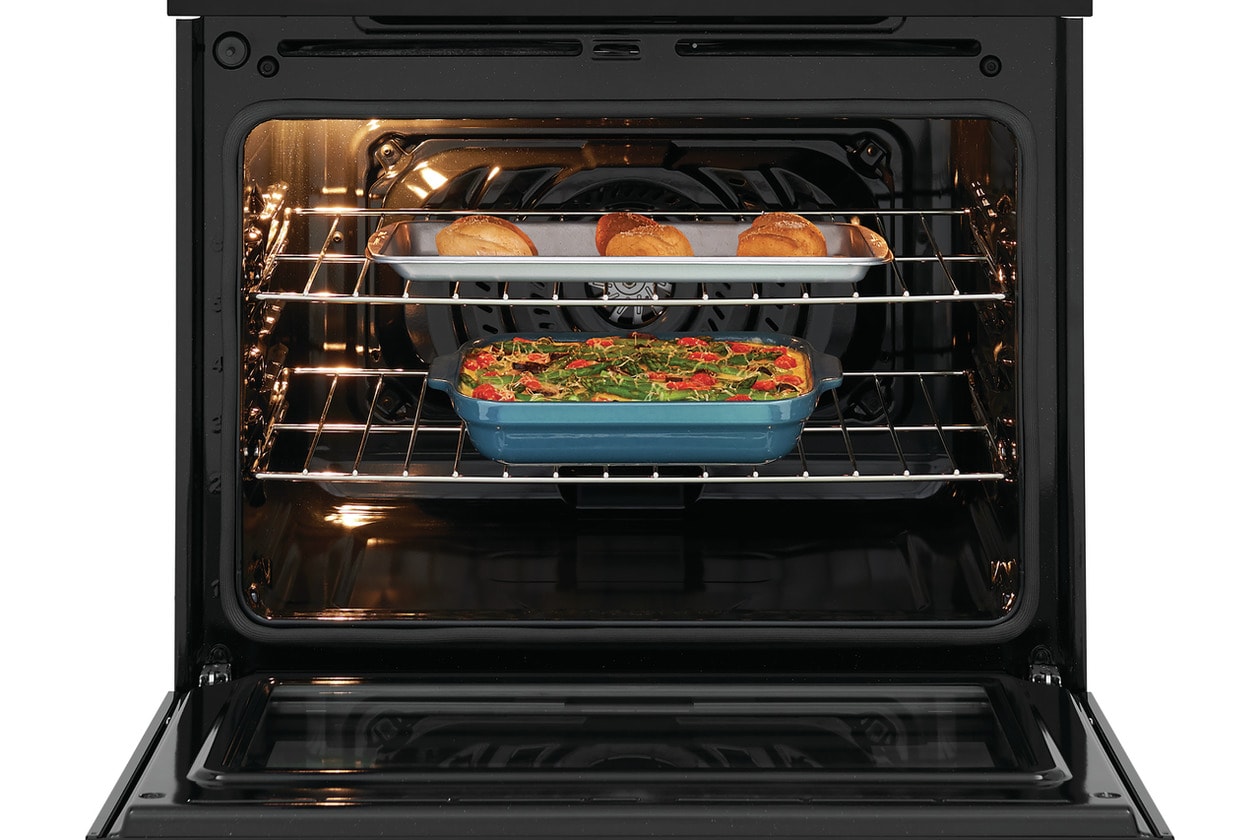 Frigidaire FCWM3027AD Extra Large Oven Capacity