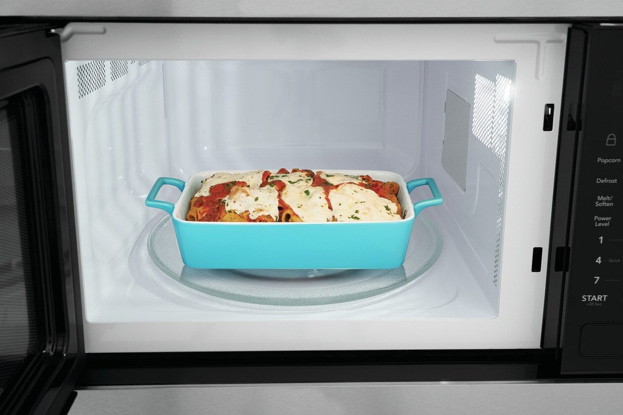 Fits-more™ Capacity Provides Extra Cooking Space