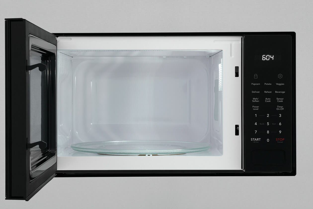 Frigidaire FMBS2227AB Maximize Kitchen Space With The Zero-clearance Door