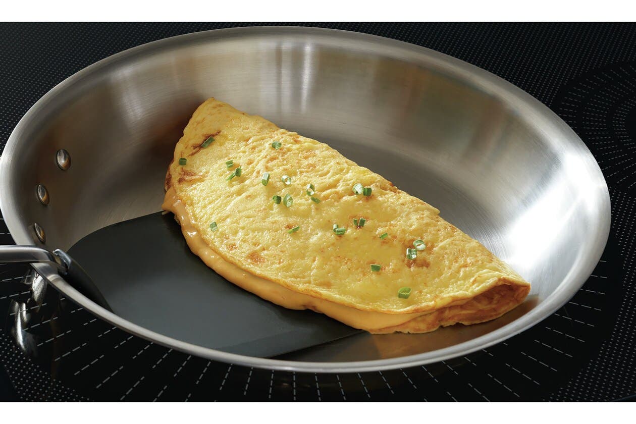 Frigidaire FCFE3083AS Consistent Results With The Eventemp™ Cooktop Element