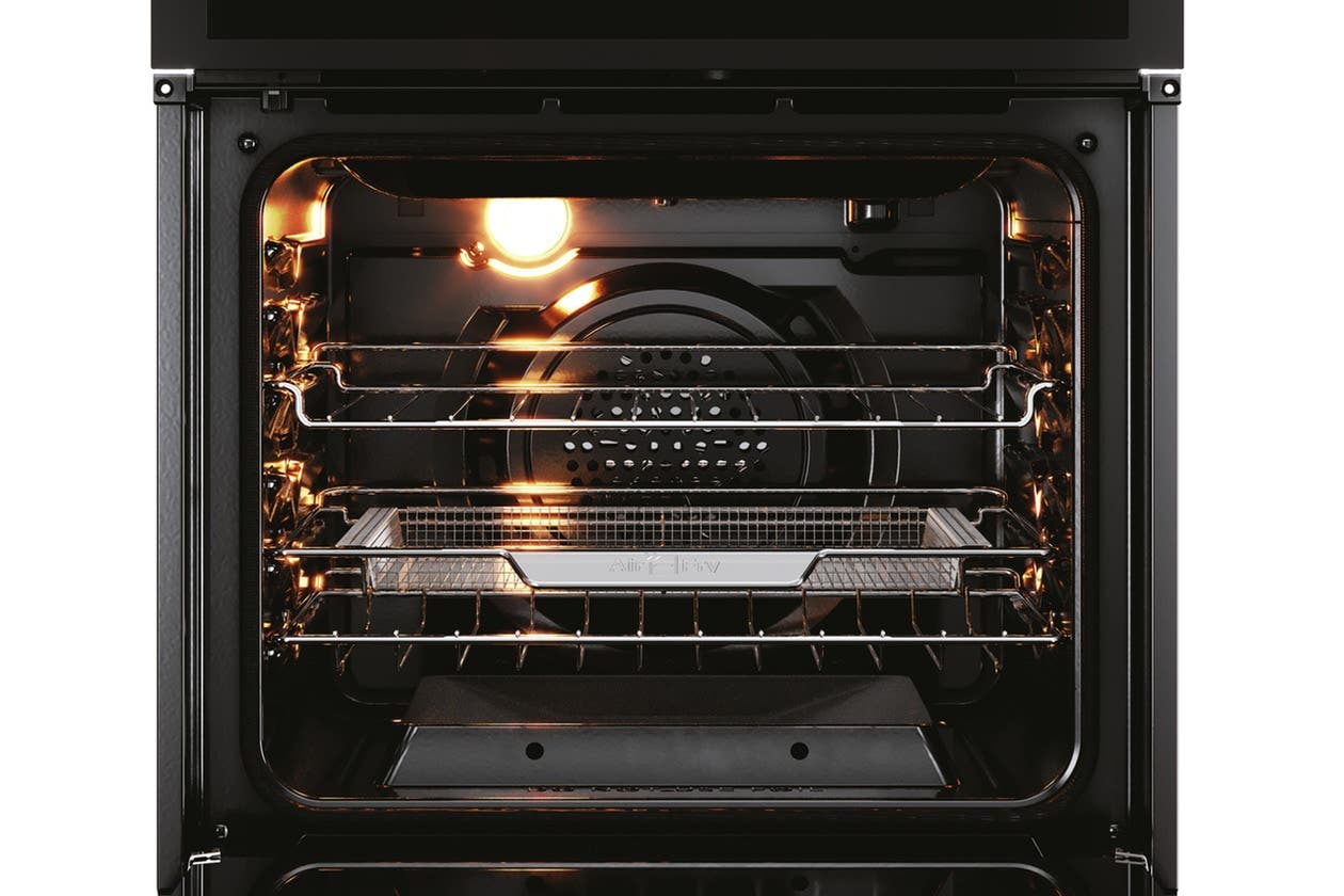 Frigidaire GCWG2438AB Faster, More Even Baking Results With True Convection
