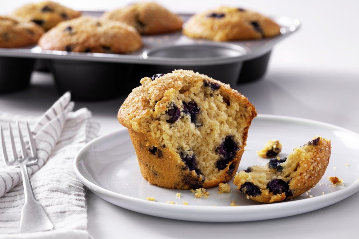 Frigidaire GCWG2438AB Achieve Bakery Results At Home With Steam Bake