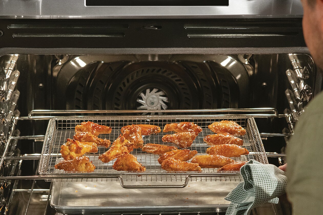 Frigidaire GCFE3060BD Deliver All Of The Flavor And None Of The Guilt With Air Fry. 