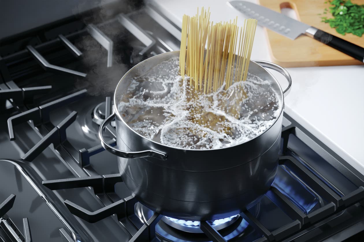 Frigidaire FCRG3083AS Get To Mealtime Faster With The Quick Boil Burner