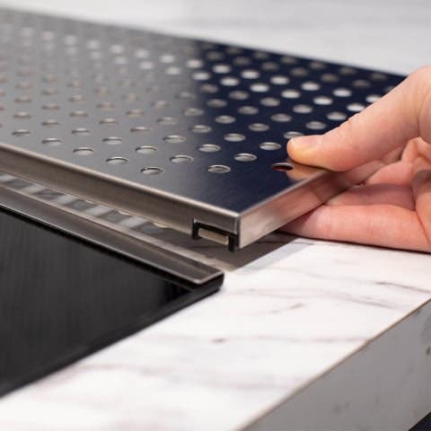 Sharp SCH2443GB Convenient Magnetic Attachment