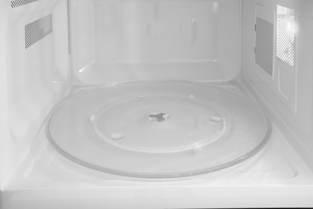 Frigidaire GMBS3068BD Bright Interior Led Lighting