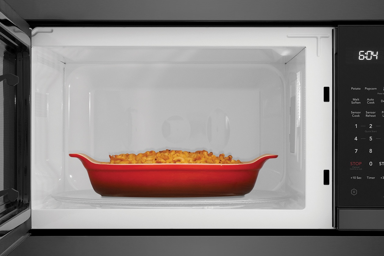 Frigidaire GMBS3068BD Large Fits-more™ Microwave