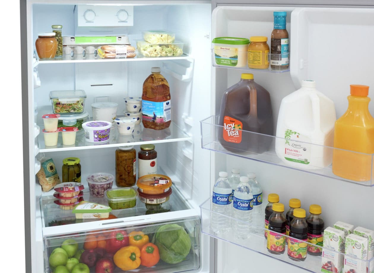 Frigidaire FRTE1622AB Spacious Interior Storage