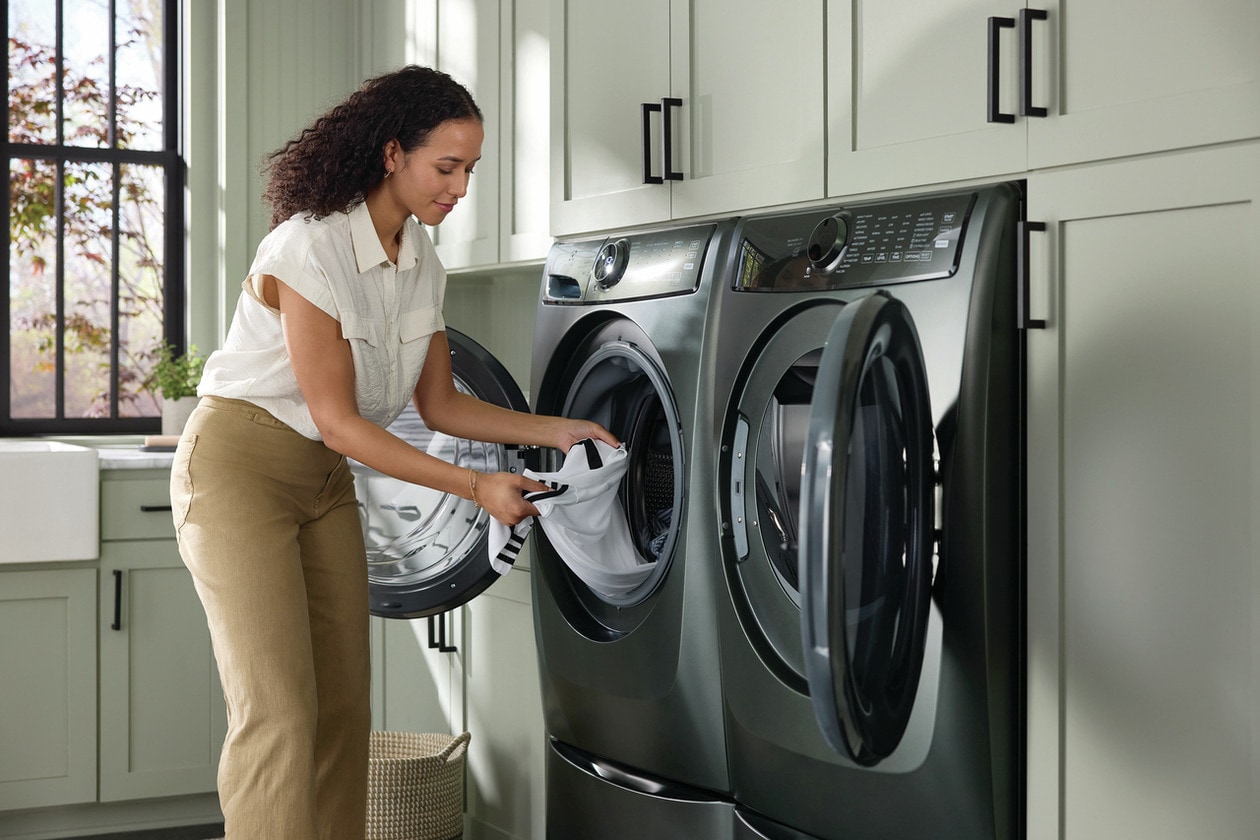 Electrolux ELFE7738AA Balanced Dry™ Keeps Clothes Cooler