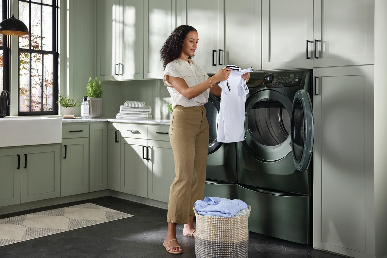 Electrolux ELFW7738AA Optic Whites™ Cycle Keeps Whites Whiter