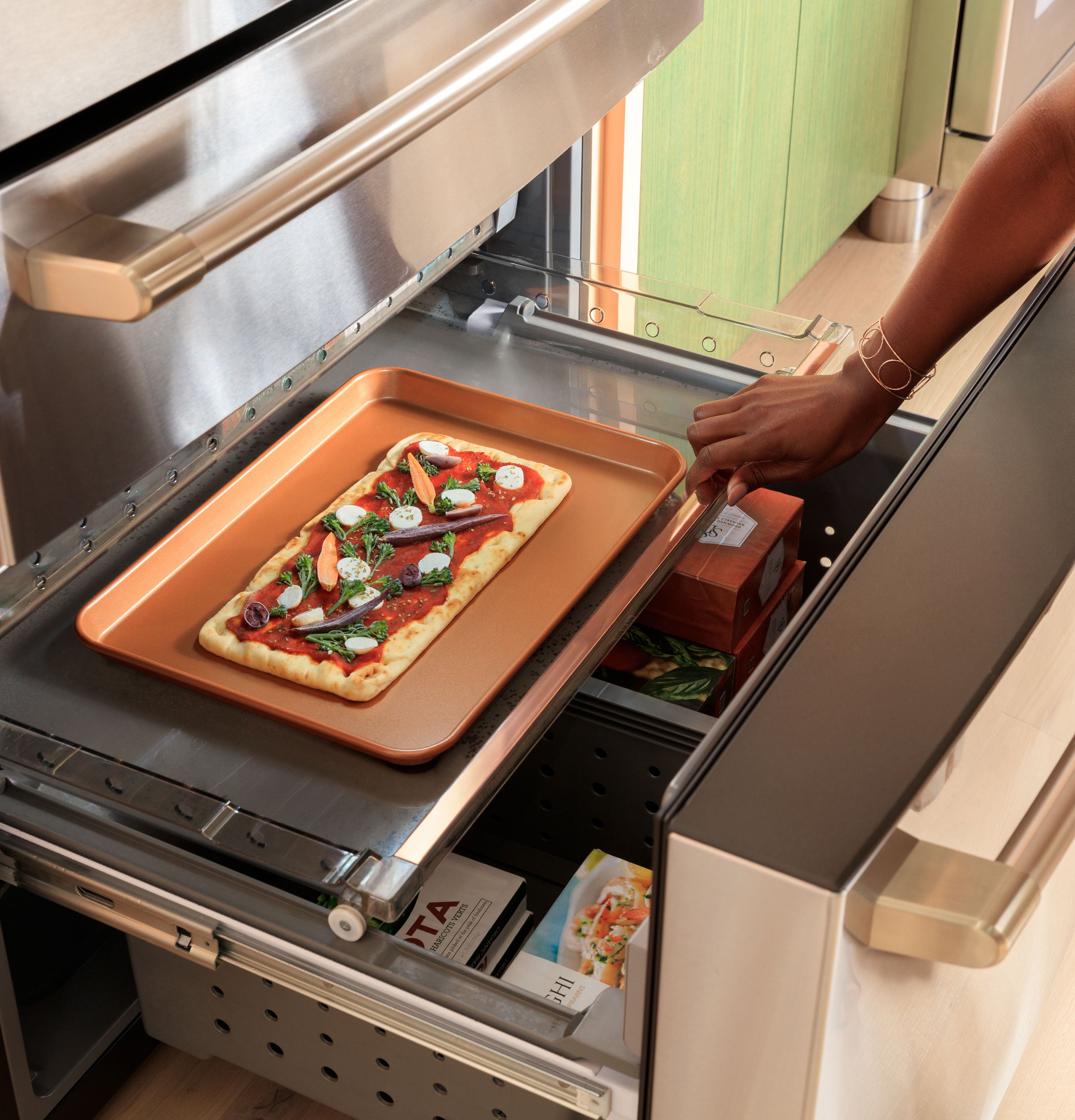 Cafe CJE23DM5WS5 Flatbread Freezer Compartment