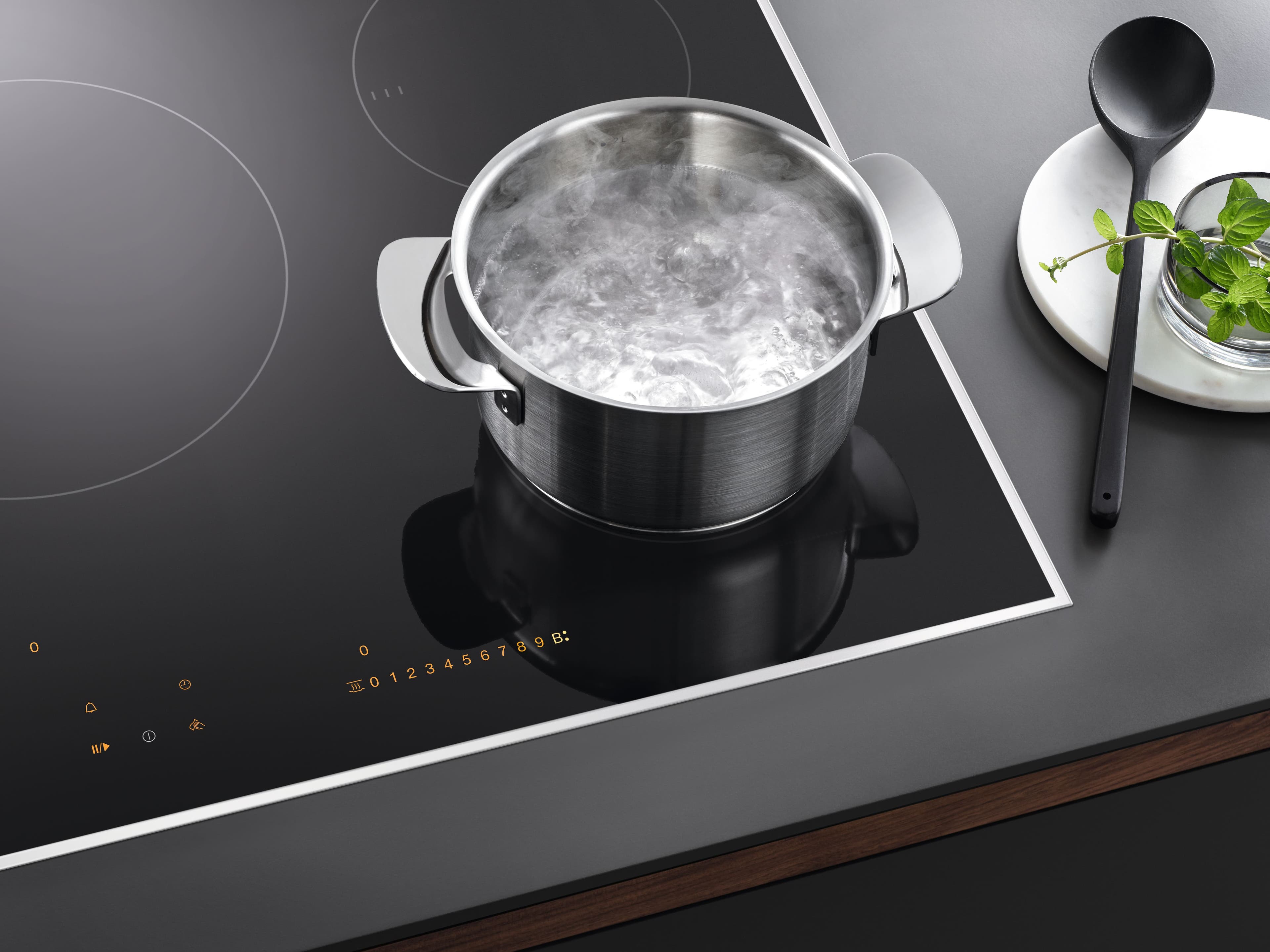 Miele KM7775FL 42 Inch Framelss Induction Cooktop : Black