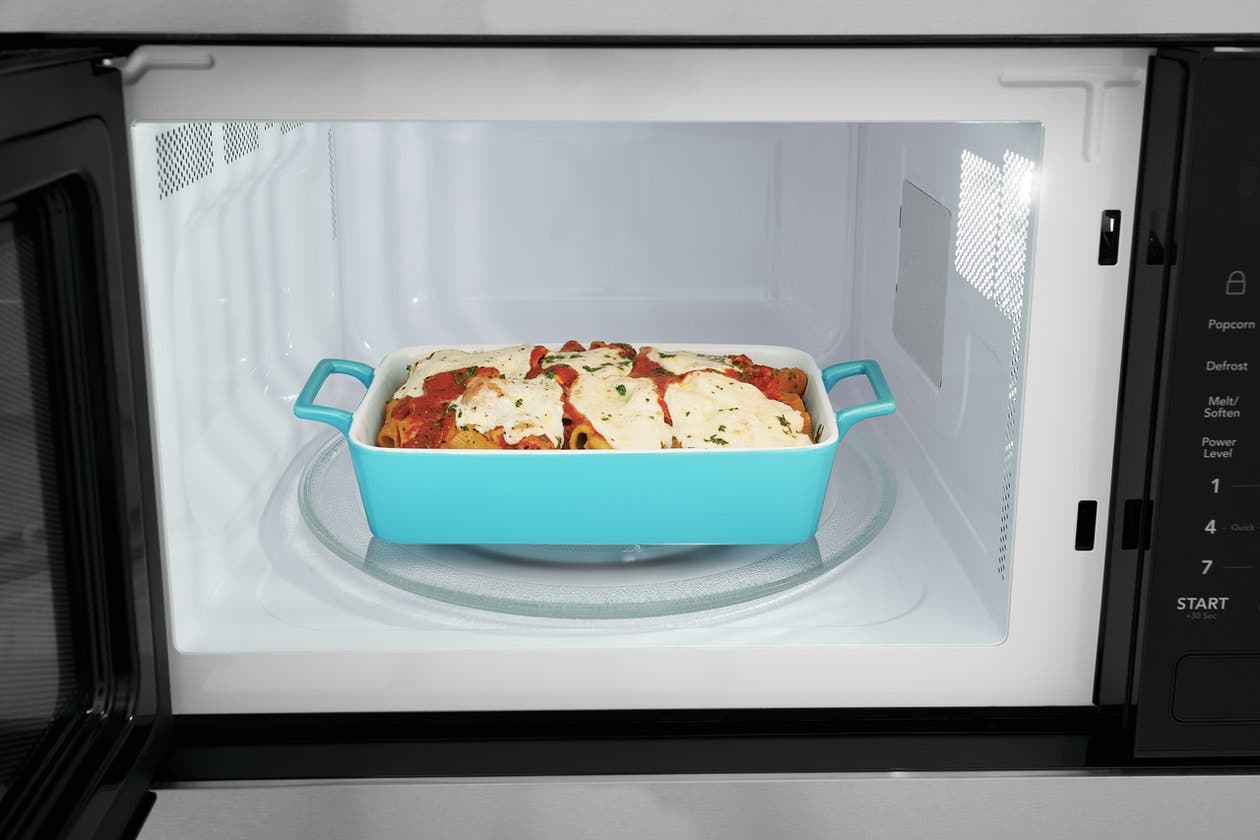 Frigidaire FMBS2227BB Large Fits-more™ Microwave