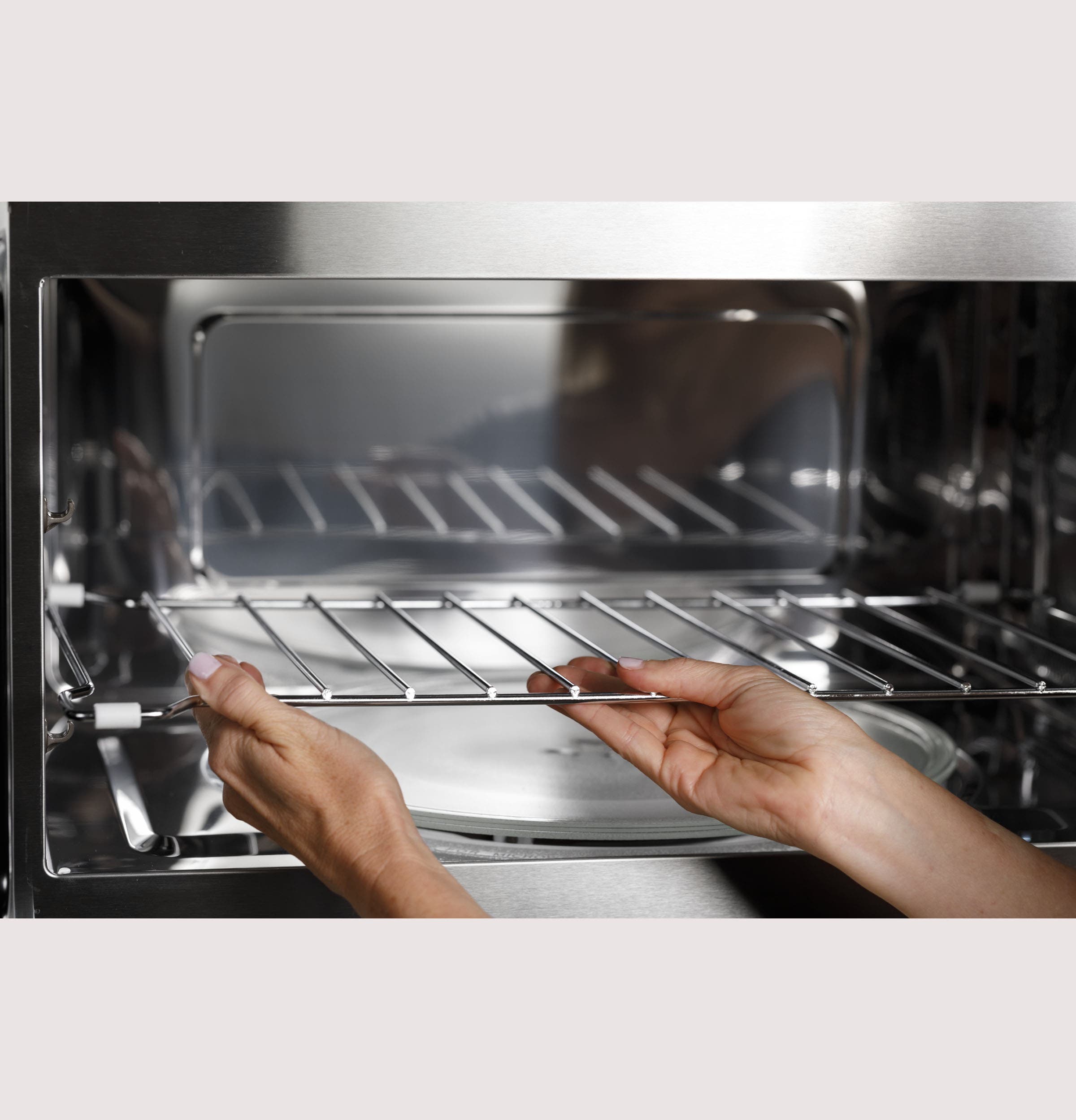 GE JVM1740DMWW Removable Oven Rack