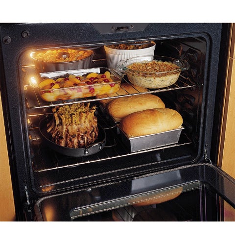 Hotpoint RB787WHWW Super-large Oven Capacity