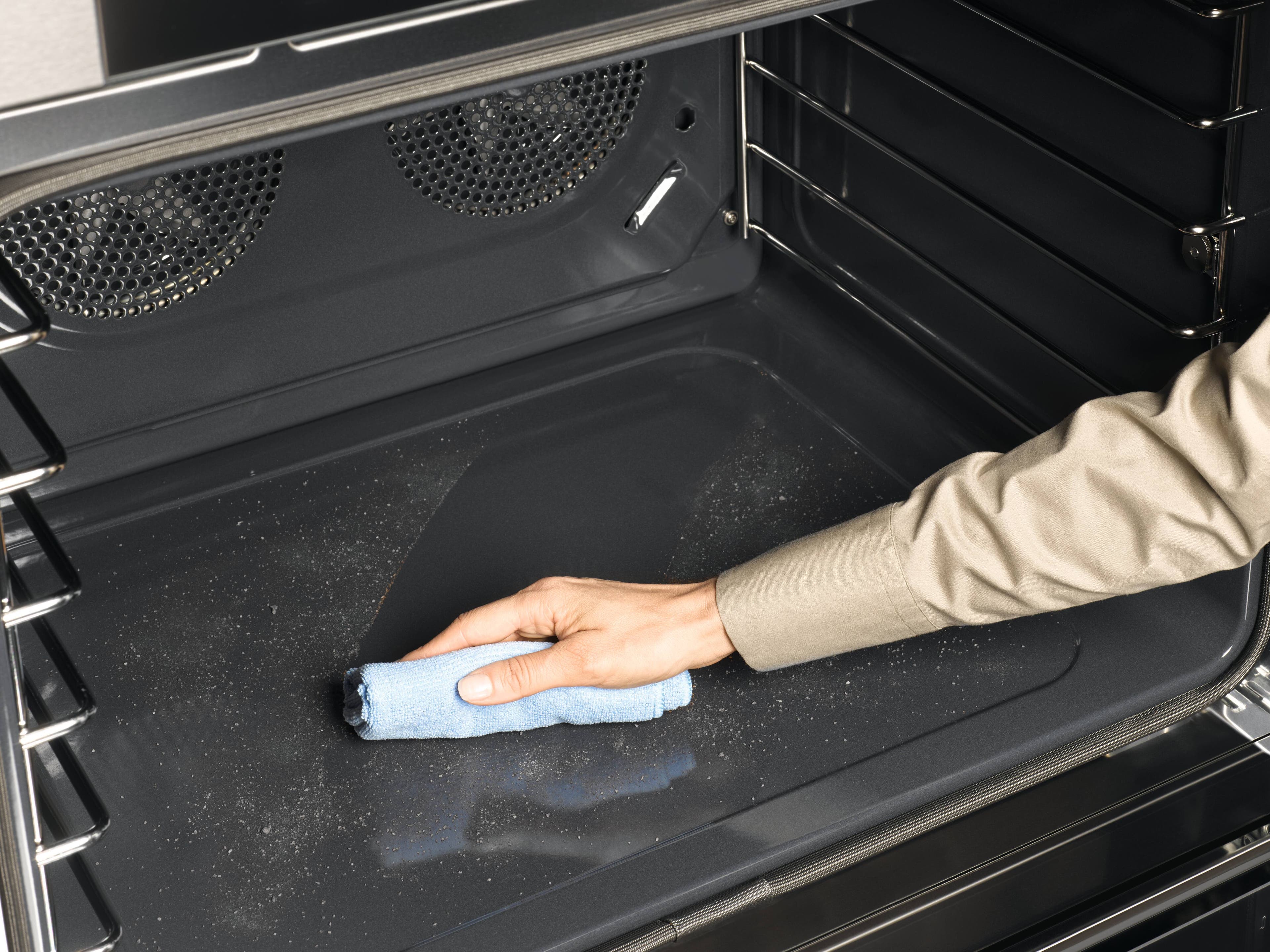 Miele H7263BPCTS Self Clean And Self Clean Ready Accessories